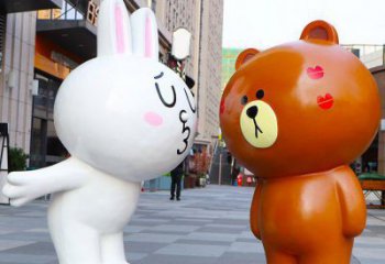 步行街布朗熊雕塑，鑄銅農耕雕塑，卡通方式