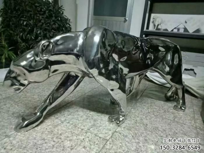 冷飲店獵豹雕塑，鍍銅動(dòng)物雕塑，鏡面工藝