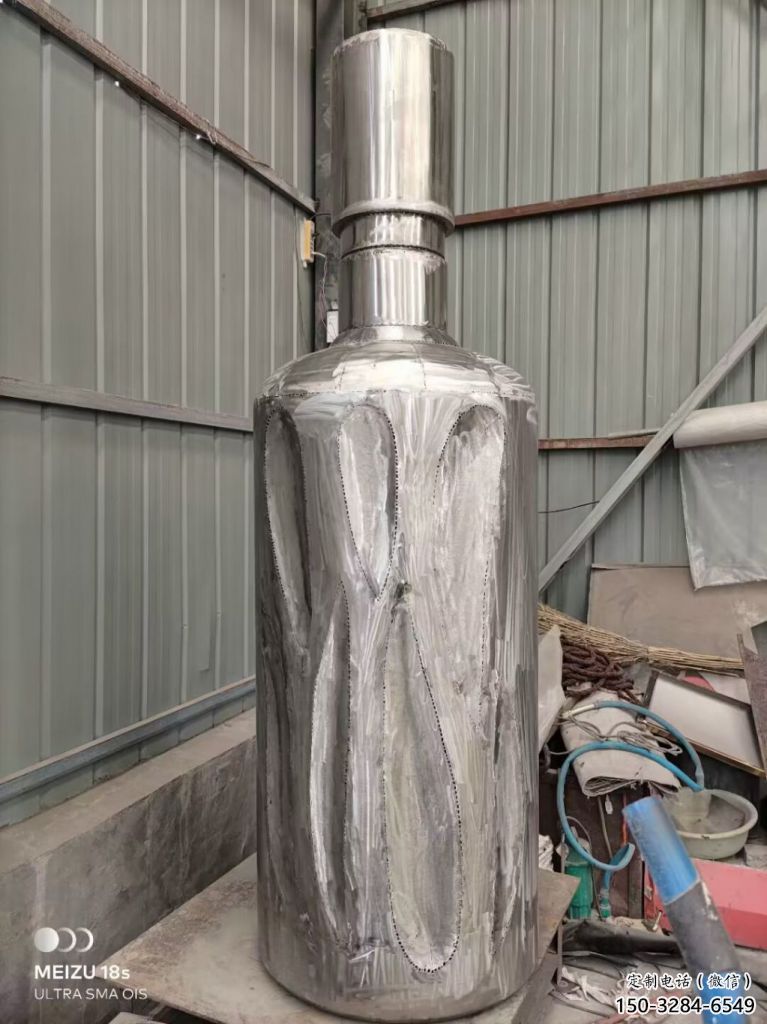 大型酒瓶雕塑，彩繪景觀雕塑，鏡面工藝