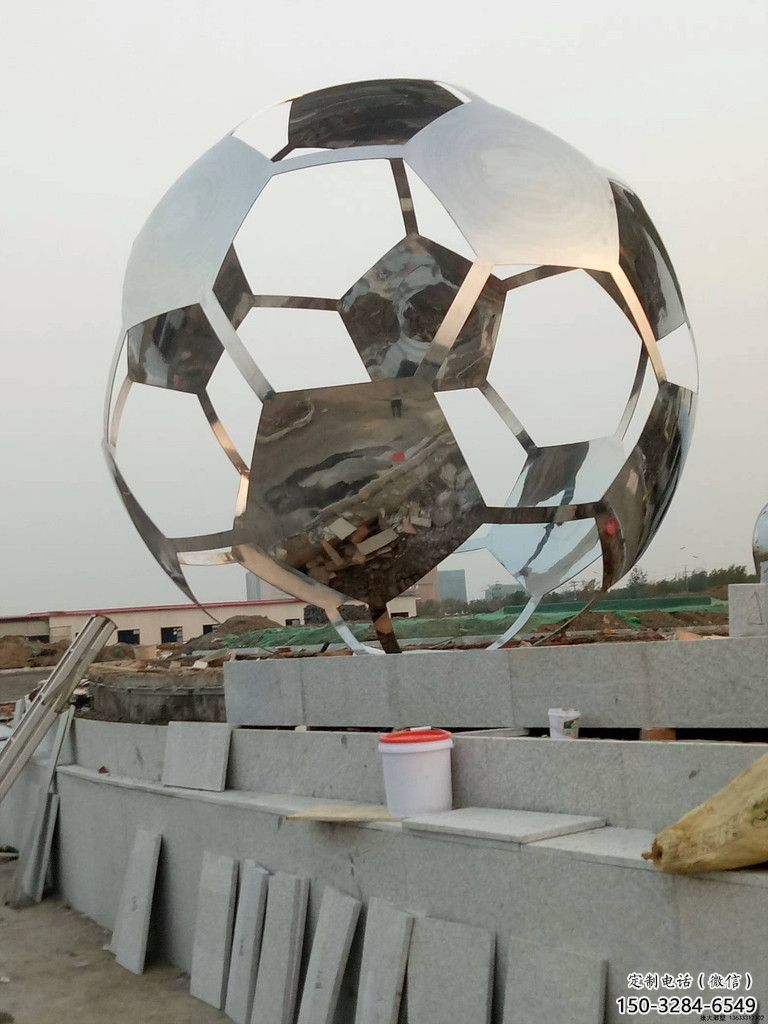 酒店足球雕塑 景觀(guān)美陳球形雕塑 現(xiàn)代球類(lèi)雕塑
