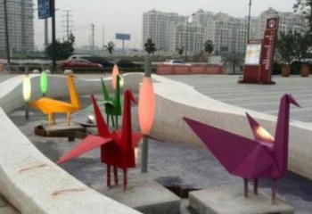 千紙鶴雕塑 歐式步行街折紙風(fēng)格 大型鶴鳥(niǎo)雕塑
