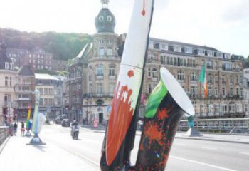 美陳薩克斯雕塑 異形噴水西方樂隊雕塑 酒店樂器雕塑