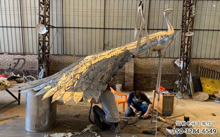 孔雀雕塑制作廠家，戶外雕塑，不銹鋼孔雀雕塑優選