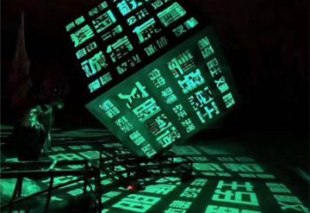 大型魔方雕塑選用，街道標(biāo)識，燈光魔方雕塑廠家常用