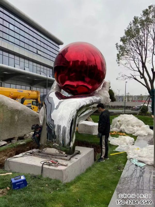 火球雕塑定價，廣場雕塑，手托火球雕塑廠家