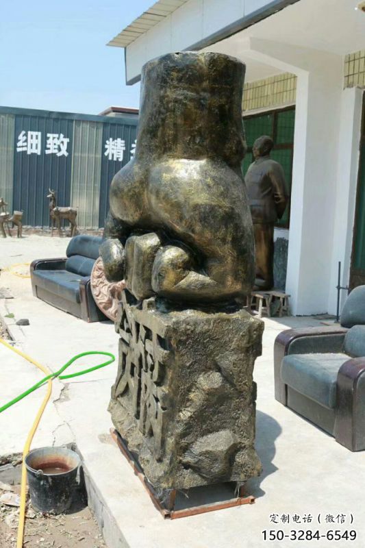 握拳雕塑制造，中式工藝，玻璃鋼仿銅握拳雕塑廠家