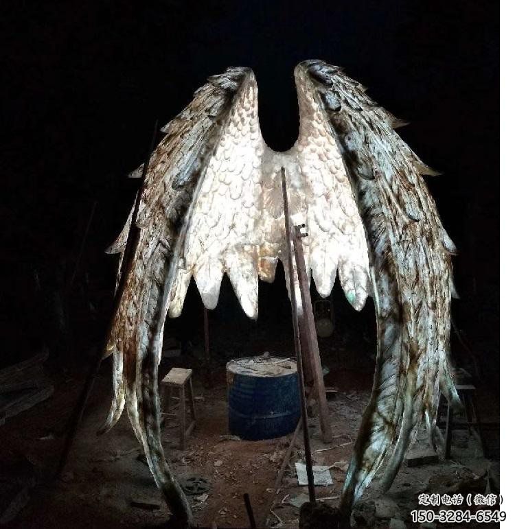 城市翅膀雕塑，網(wǎng)格燈光雕塑，古銅效果