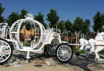 鶴壁廣場(chǎng)馬車雕塑