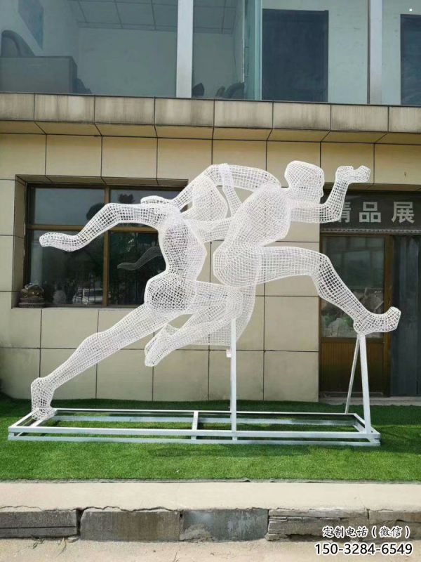 南崗鏤空跨欄雕塑制造商，透雕雕塑，鐵藝體育人物雕塑供給