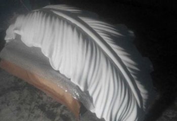 恩施羽毛雕塑供應，花園小品，酒店玻璃鋼羽毛雕塑展品