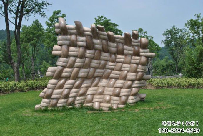 雙陽(yáng)鏤空包包雕塑