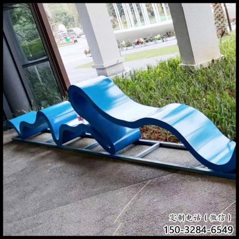 抽象造型坐凳雕塑，不銹鋼烤漆工藝效果